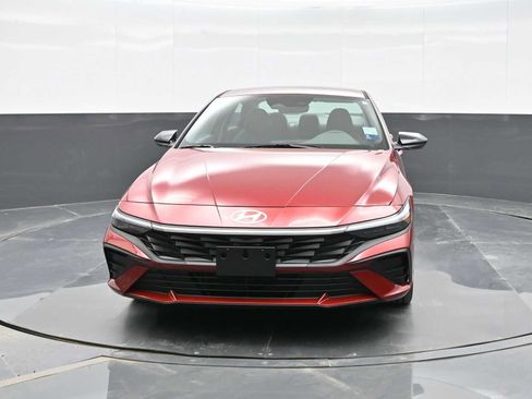 Certified 2025 Hyundai Elantra SEL FWD image 4