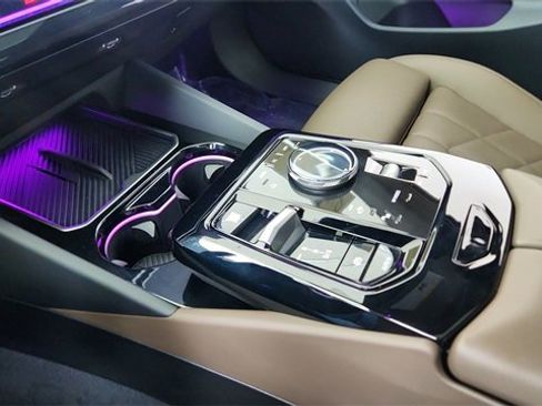 Used 2025 BMW 540i xDrive image 50