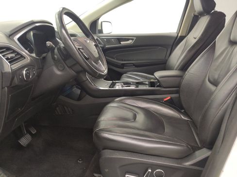 Used 2019 Ford Edge Titanium w/ Cold Weather Package AWD/4WD image 17