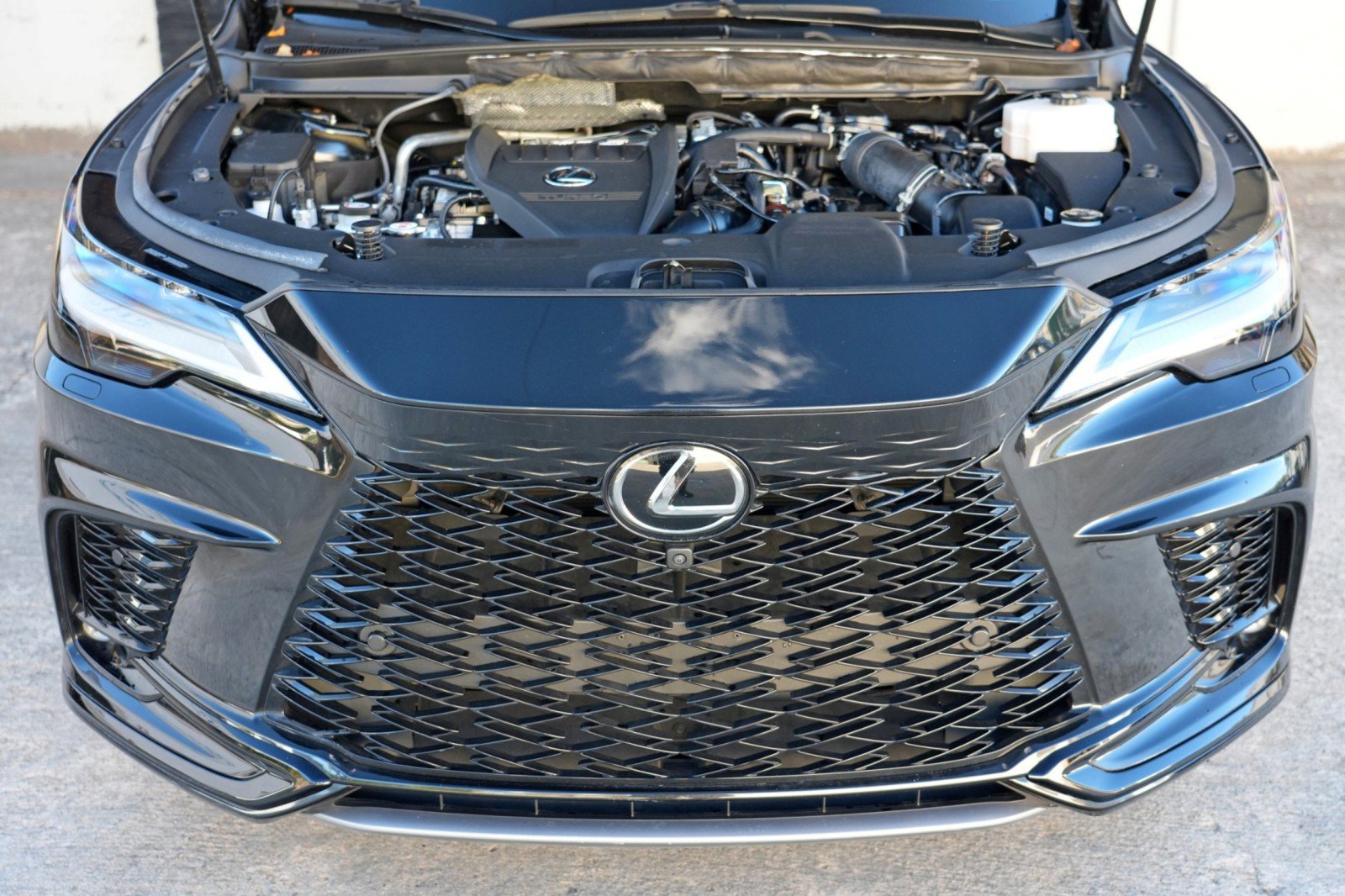 Used 2023 Lexus RX 500h F Sport w/ Accessory Package (Z1) AWD/4WD image 8