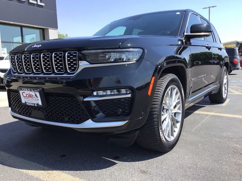 Used 2023 Jeep Grand Cherokee Summit w/ Adv Protech Group IV AWD/4WD image 2