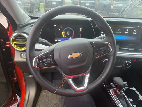 Used 2024 Chevrolet Trax LT w/ Driver Confidence Package image 10