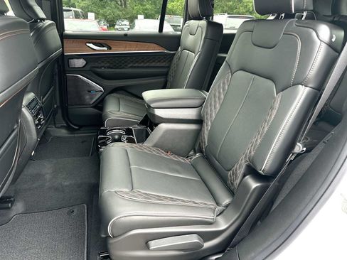 New 2026 Jeep Grand Cherokee L Summit w/ Obsidian Package AWD/4WD image 23