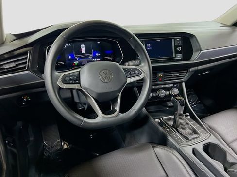 Used 2024 Volkswagen Jetta SE image 21