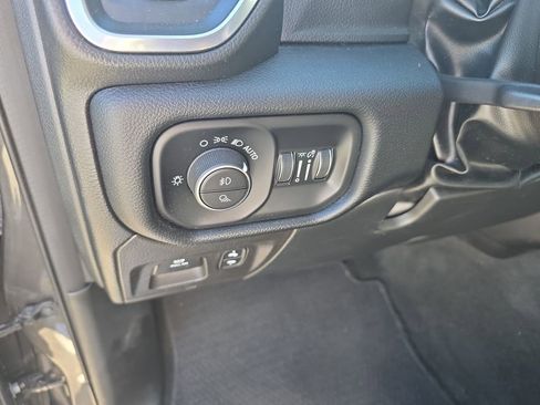 Used 2022 RAM 1500 Laramie AWD/4WD image 23