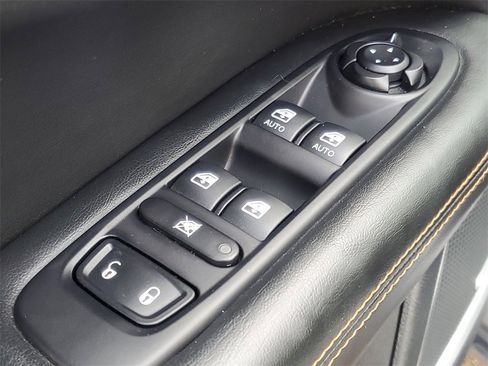 Used 2018 Jeep Compass Limited w/ Navigation Group image 12