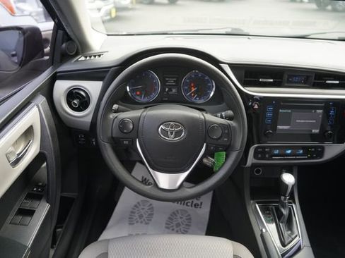 Used 2019 Toyota Corolla LE FWD image 21