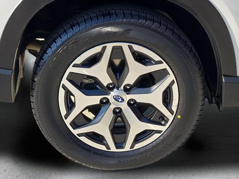 Used 2024 Subaru Forester Premium AWD/4WD image 8