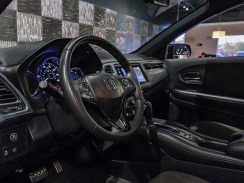 Used 2022 Honda HR-V Sport image 3