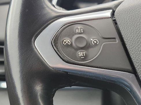 Used 2020 Chevrolet Traverse LT image 11