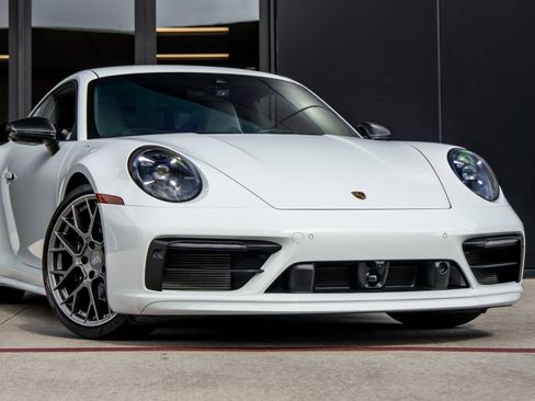 Certified 2022 Porsche 911 Carrera 4S image 9