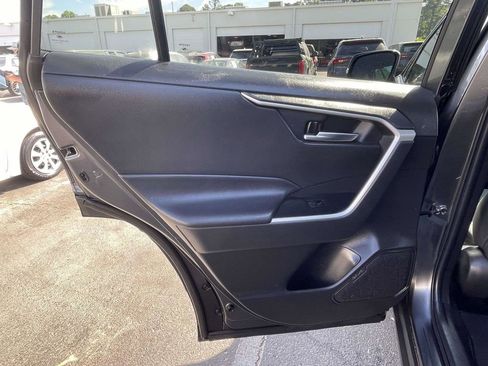 Used 2022 Toyota RAV4 XLE w/ Convenience Package FWD image 20