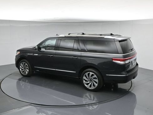 Used 2023 Lincoln Navigator L Reserve AWD/4WD image 46
