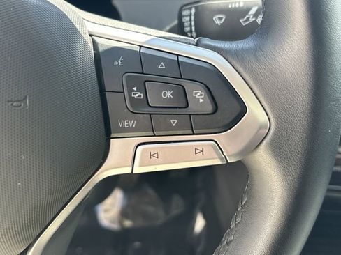 Used 2025 Volkswagen Jetta SE FWD image 21