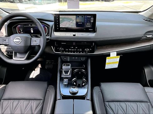 New 2026 Nissan Rogue Platinum image 5