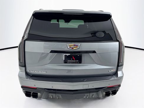 Used 2025 Cadillac Escalade V image 7