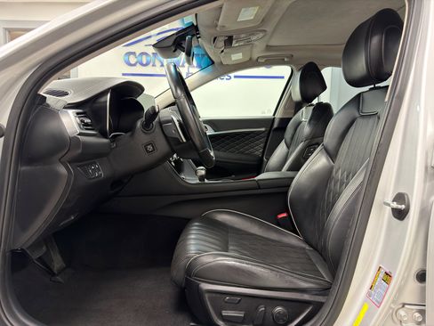 Used 2019 Genesis G70 2.0T Advanced w/ Dynamic Package image 9