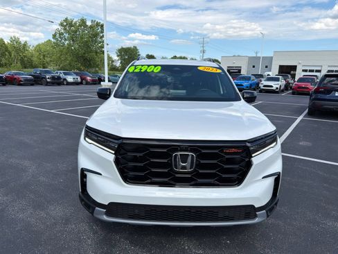 Used 2023 Honda Pilot TrailSport image 11