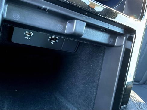 Used 2023 Land Rover Range Rover Evoque R-Dynamic S image 28