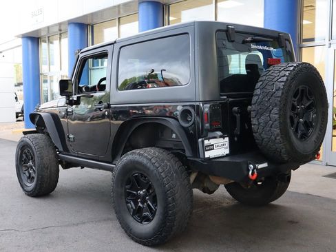 Used 2017 Jeep Wrangler Sport AWD/4WD image 3