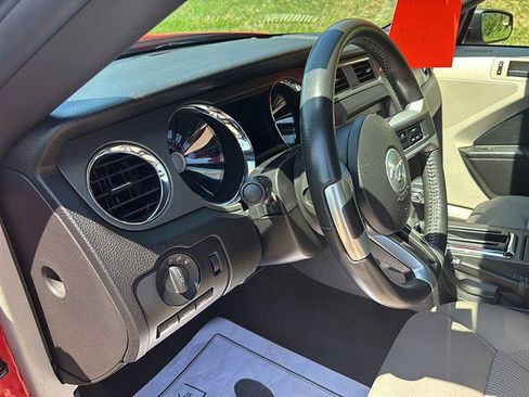 Used 2011 Ford Mustang Convertible w/ 101A Rapid Spec Order Code RWD image 13