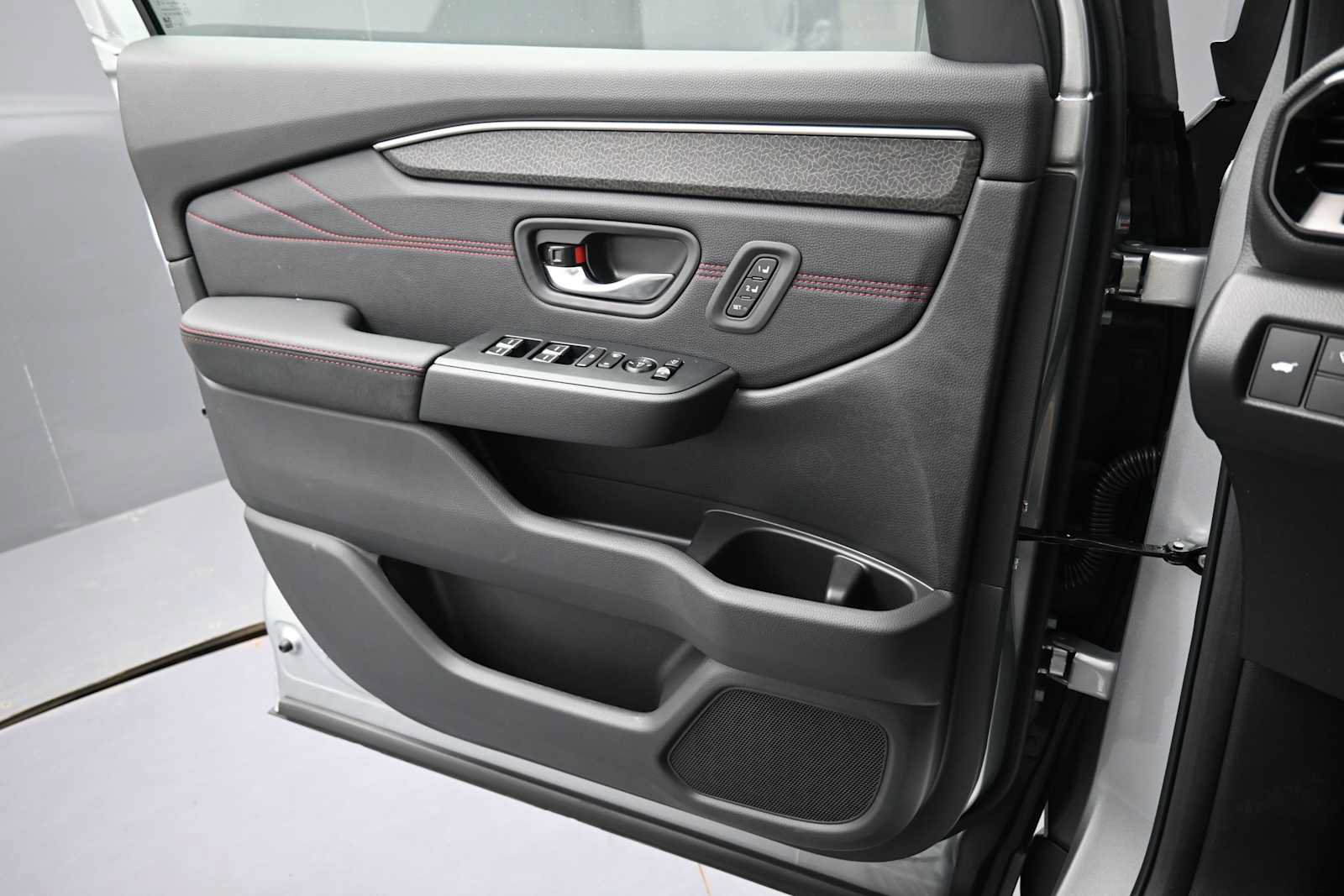 New 2026 Honda Pilot Black Edition image 11