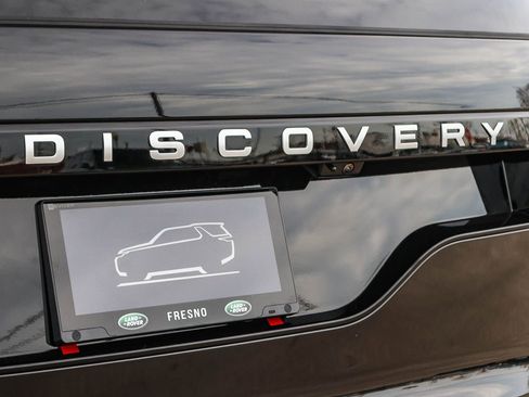 New 2026 Land Rover Discovery S image 12