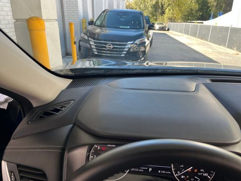 Used 2025 Nissan Rogue SV image 36