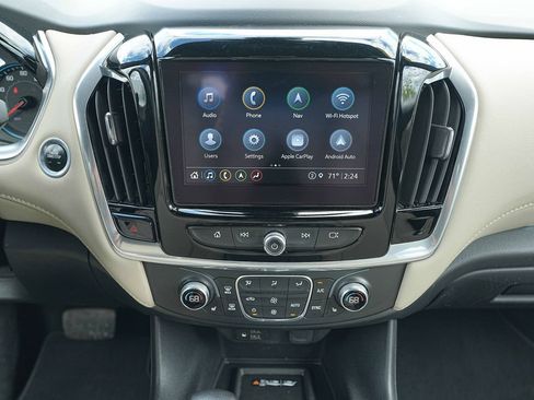 Used 2022 Chevrolet Traverse LT w/ LT Premium Package AWD/4WD image 30