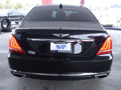 Used 2018 Genesis G90 3.3T Premium RWD image 8