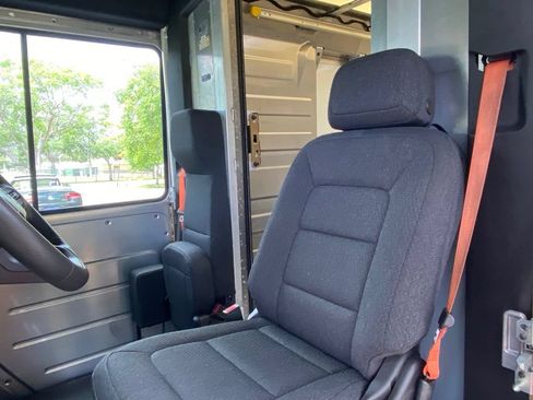 Used 2024 Chevrolet Brightdrop 400 w/ Commercial Equipment Package AWD/4WD image 17