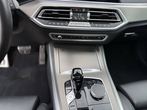 Used 2022 BMW X5 xDrive40i w/ M Sport Package AWD/4WD image 18