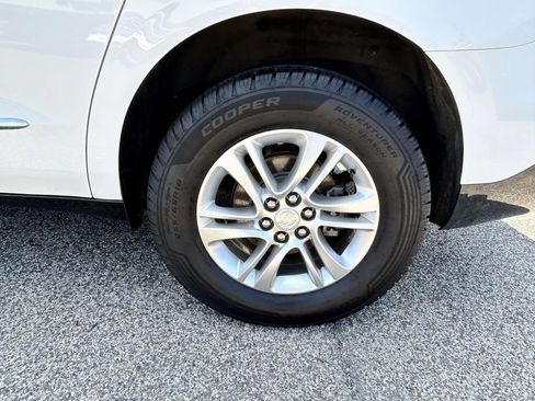 Used 2019 Buick Enclave Essence FWD image 7