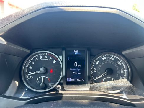 Certified 2023 Toyota Tacoma TRD Off-Road w/ Advanced Technology Package AWD/4WD image 17