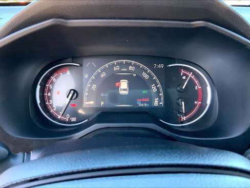 Used 2025 Toyota RAV4 XLE image 25