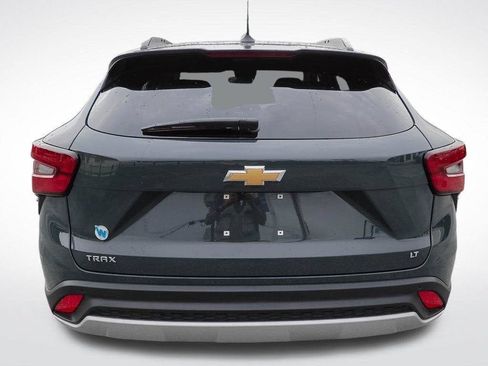 Certified 2025 Chevrolet Trax LT w/ Driver Confidence Package FWD image 6