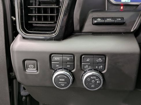 Used 2022 GMC Sierra 1500 AT4 w/ AT4 Premium Package image 20