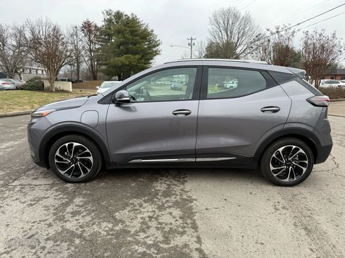 Used 2023 Chevrolet Bolt EUV Premier w/ Sun & Sound Package image 7