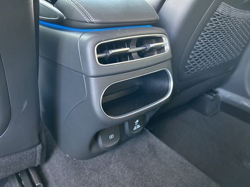 Used 2025 Genesis GV70 3.5T Sport w/ Sport Advanced Package image 14