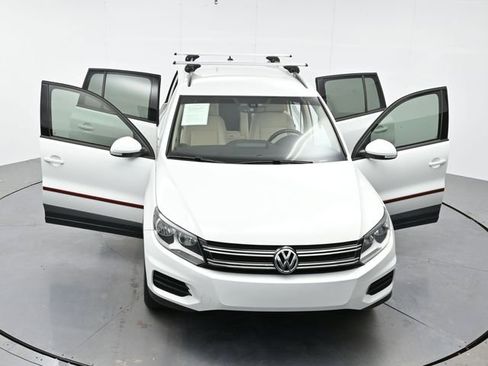 Used 2017 Volkswagen Tiguan S image 41