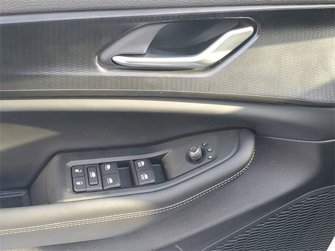 New 2025 Jeep Grand Cherokee L Altitude image 18