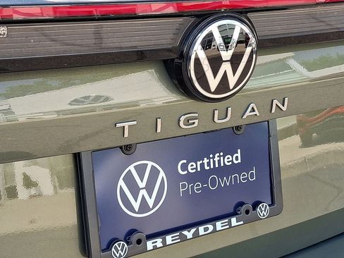 Certified 2025 Volkswagen Tiguan SEL R-Line AWD/4WD image 30