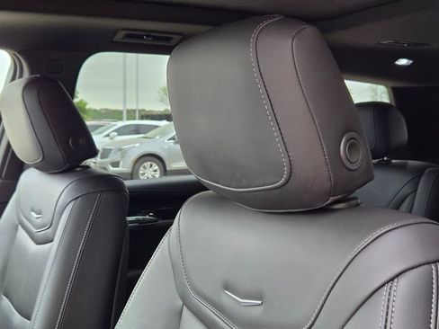 Used 2023 Cadillac XT6 Premium Luxury w/ Technology Package image 12