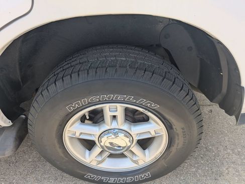 Used 2004 Ford Explorer XLT AWD/4WD image 19