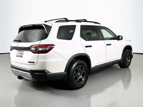 Used 2025 Honda Pilot TrailSport image 20