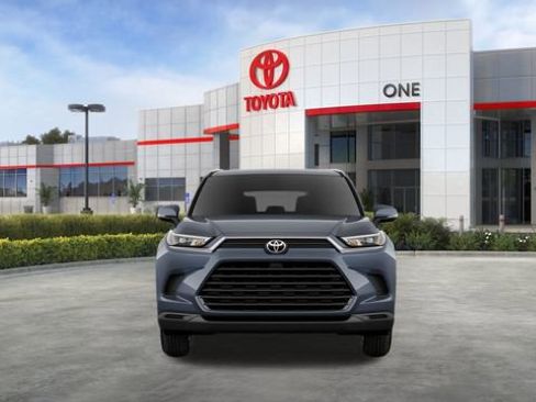 New 2026 Toyota Grand Highlander XLE image 18