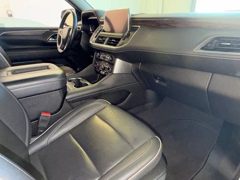 Used 2023 Chevrolet Suburban Premier image 26