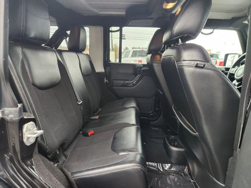 Used 2017 Jeep Wrangler Unlimited Sahara AWD/4WD image 52