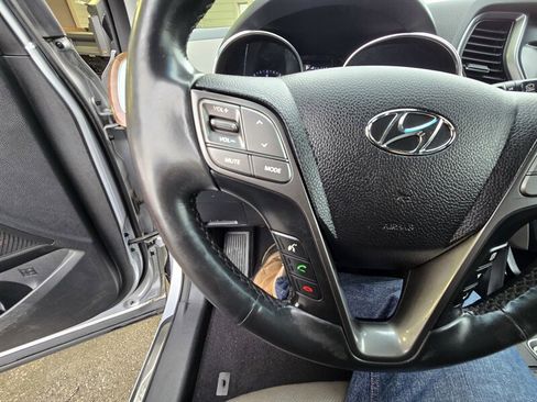 Used 2017 Hyundai Santa Fe Limited image 15