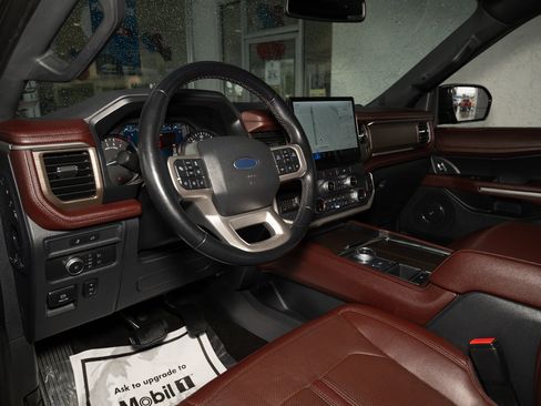 Used 2022 Ford Expedition Limited image 20